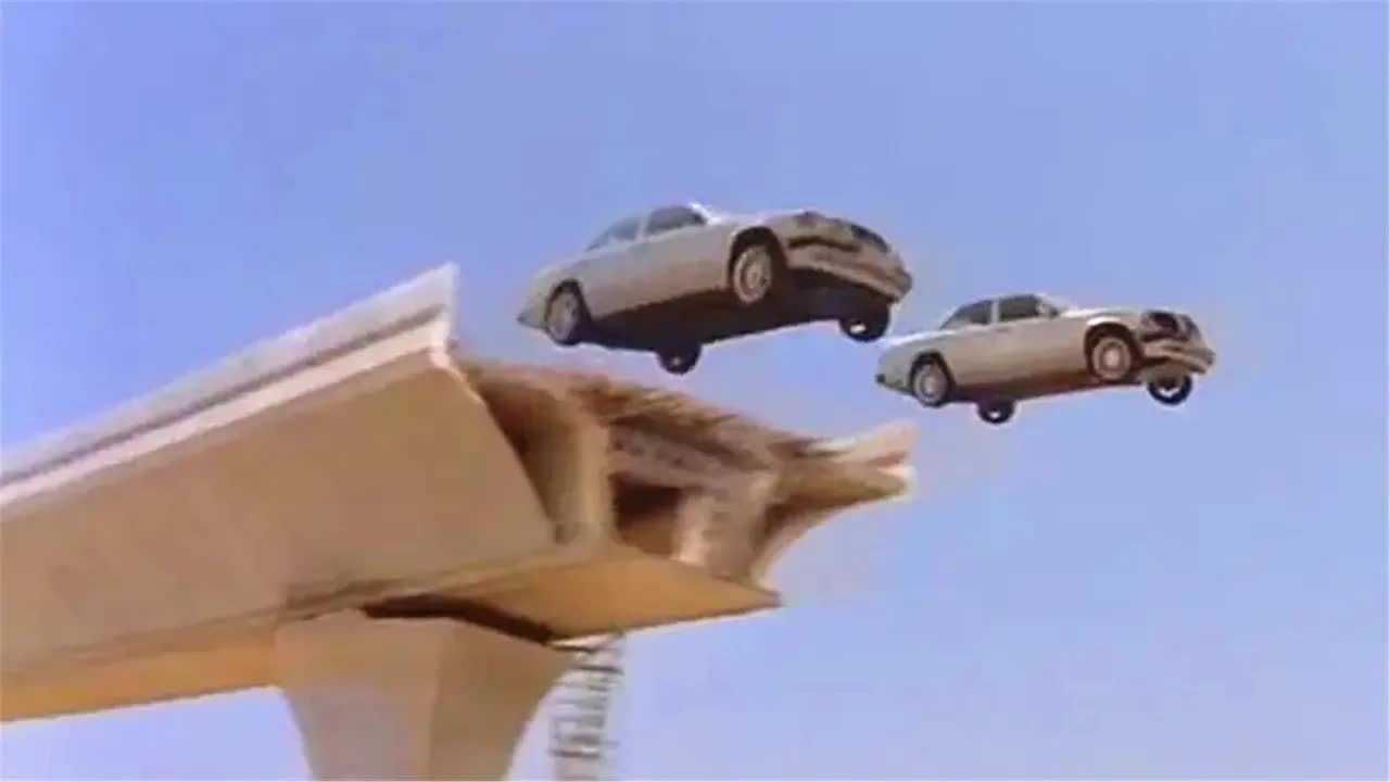 出租车比跑车还猛，不仅能一键变身超跑，没路了还能起飞！