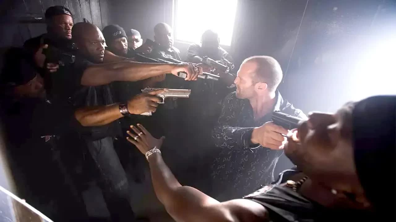 一部荷尔蒙炸裂的动作片，全程高能，让人欲罢不能