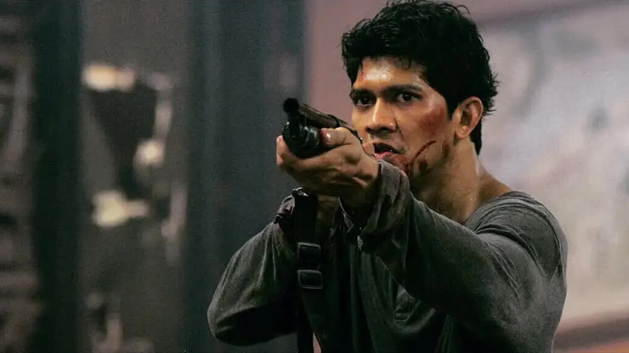 监狱里的神秘犯人，不开一枪竟能杀掉所有狱警和犯人，狠到发狂！火爆犯罪片