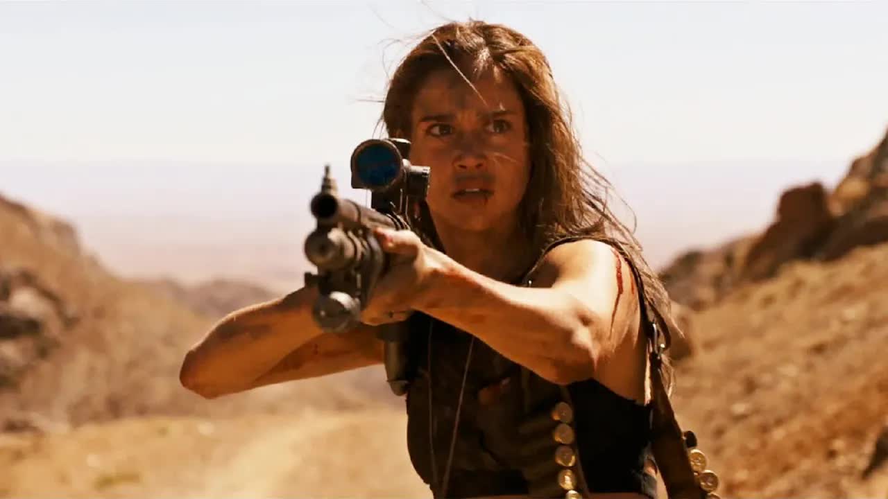 惹怒普通女孩有多可怕？沙漠里一人反杀3个壮汉，猎杀亿万富翁！